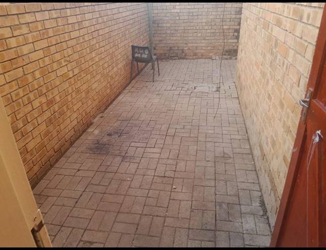 2 BEDROOM PROPERTY TO RENT IN PENINA PARK